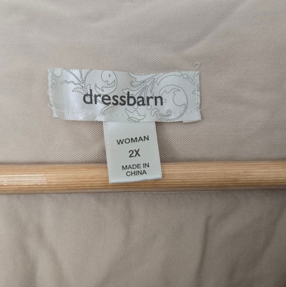 Dress Barn Women's Beige Embellished Top Size 2x - Picture 3 of 4